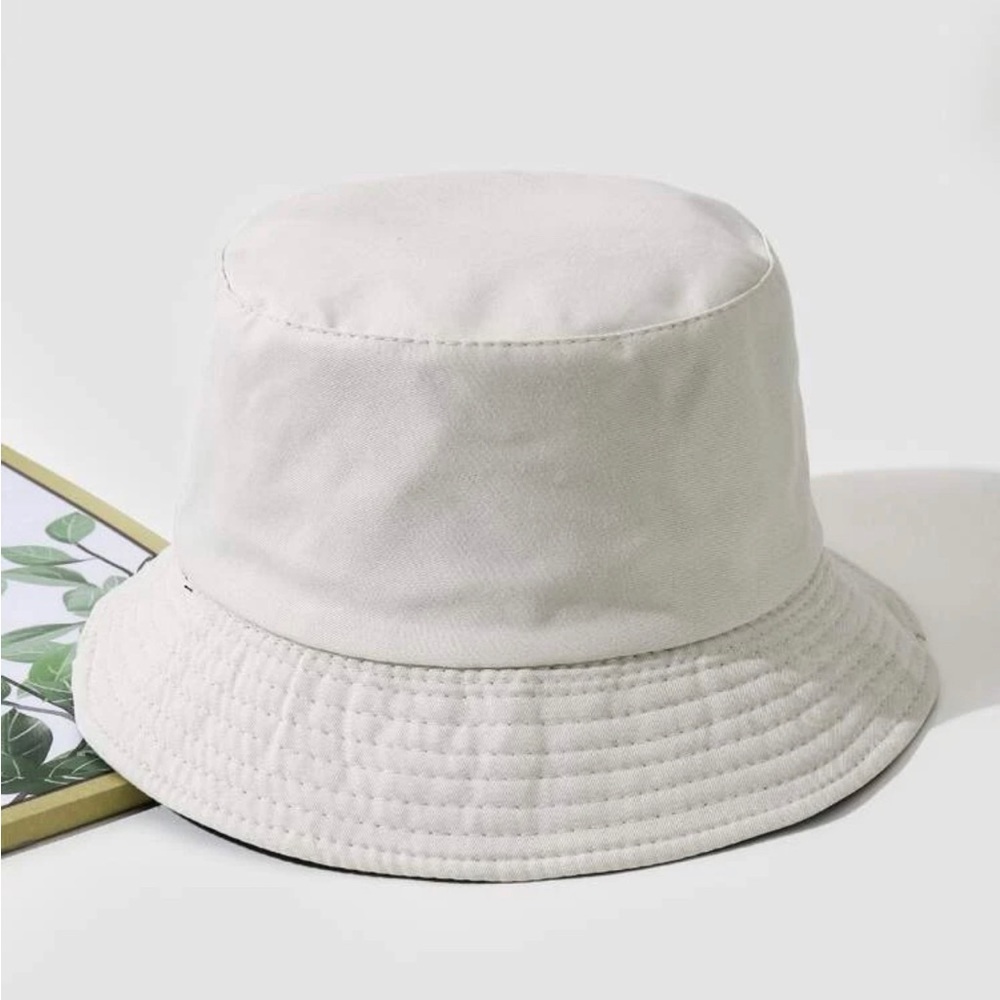 White bucket hat unworn